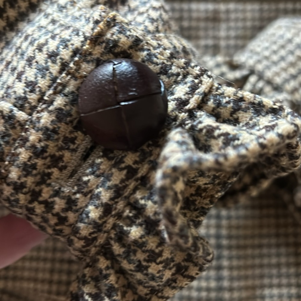 Jcrew rare brown houndstooth wool blazer. Size 8. 100%wool. Linings acetate - Picture 7 of 9